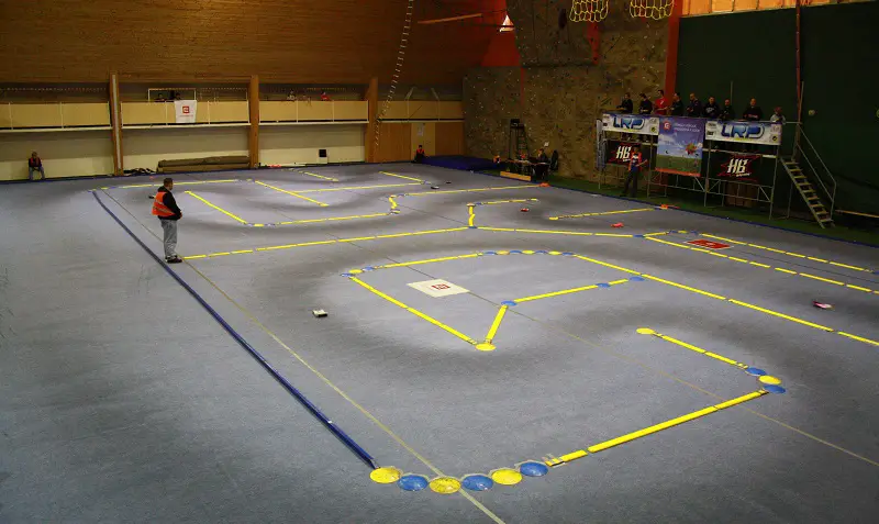 Race_track_for_RC_controlled_cars